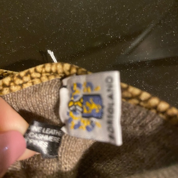 Portolano Black Leather Gloves with Gold Trim and cashmere lining, size 7 - Picture 2 of 2